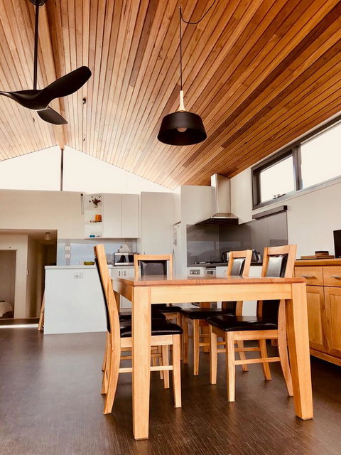 Omaroo House - Panoramic Water Views - Northern Rivers Accommodation 18