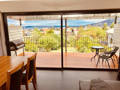 Omaroo House - Panoramic Water Views - Northern Rivers Accommodation 7