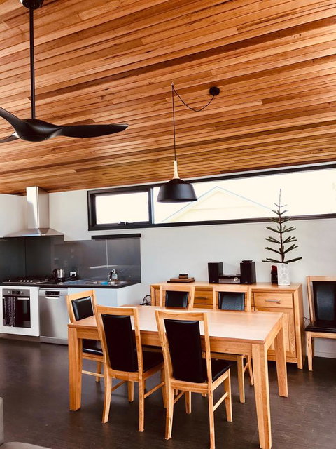 Omaroo House - Panoramic Water Views - Northern Rivers Accommodation 19