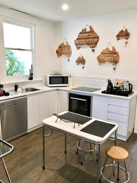 Devine Stays - Rupert #1 NOHO Art Apartment - Northern Rivers Accommodation 8