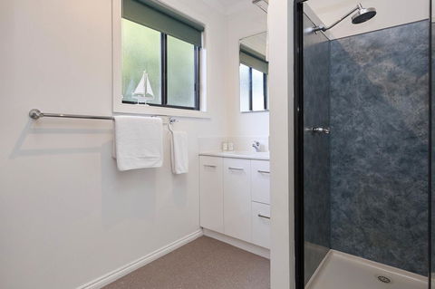 KINGFISHER COTTAGE Beachfront At The Binalong Bay - Northern Rivers Accommodation 2