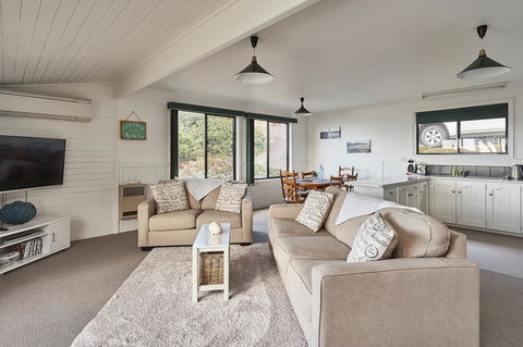 KINGFISHER COTTAGE Beachfront At The Binalong Bay - Northern Rivers Accommodation 4