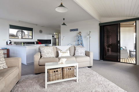 KINGFISHER COTTAGE Beachfront At The Binalong Bay - Northern Rivers Accommodation 22