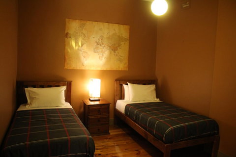 The Tasmanian Inn - Northern Rivers Accommodation 10