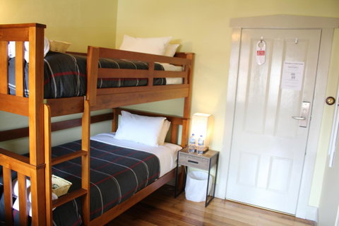 The Tasmanian Inn - Northern Rivers Accommodation 23