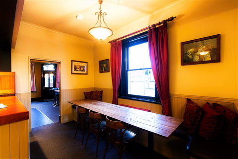 The Tasmanian Inn - Northern Rivers Accommodation 38