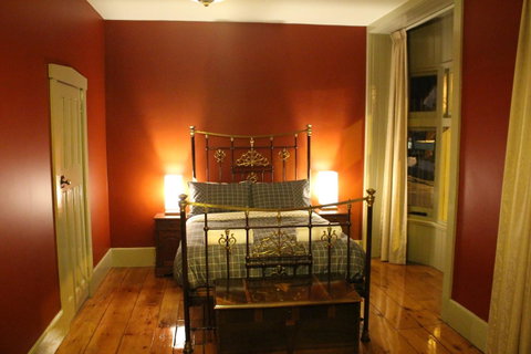 The Tasmanian Inn - Northern Rivers Accommodation 40