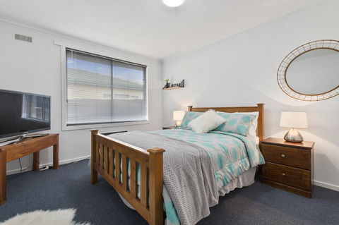 Elkie Villa - 2 Bedroom Unit - Burnie - Northern Rivers Accommodation 1