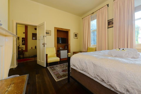 Edinburgh Gallery Bed & Breakfast - Northern Rivers Accommodation 23