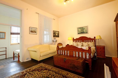 Edinburgh Gallery Bed & Breakfast - Northern Rivers Accommodation 34