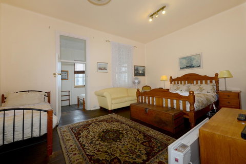Edinburgh Gallery Bed & Breakfast - Northern Rivers Accommodation 32