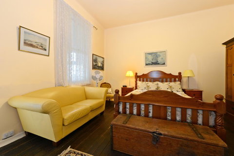 Edinburgh Gallery Bed & Breakfast - Northern Rivers Accommodation 31