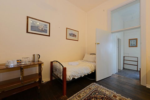 Edinburgh Gallery Bed & Breakfast - Northern Rivers Accommodation 40