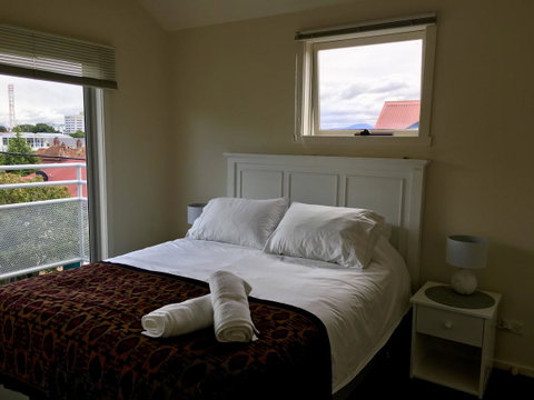 4 At 8 Townhouse Newcastle St - Northern Rivers Accommodation 1