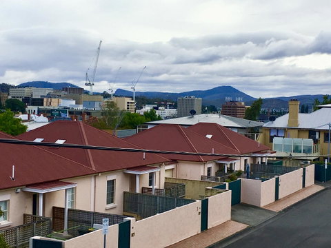 4 At 8 Townhouse Newcastle St - Northern Rivers Accommodation 5
