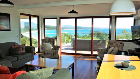 DOLPHIN LOOKOUT COTTAGE - Amazing Views Of The Bay Of Fires - Northern Rivers Accommodation 1