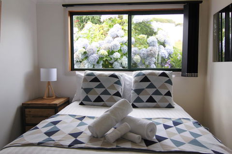 DOLPHIN LOOKOUT COTTAGE - Amazing Views Of The Bay Of Fires - Northern Rivers Accommodation 6