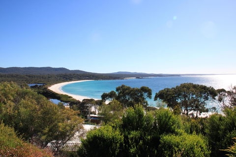 DOLPHIN LOOKOUT COTTAGE - Amazing Views Of The Bay Of Fires - Northern Rivers Accommodation 9