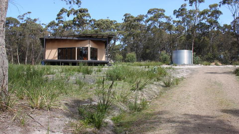 BAY OF FIRES ECO HUT Off Grid Experience At Binalong Bay - Northern Rivers Accommodation 20