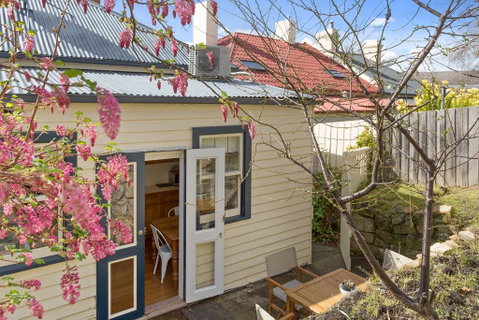WEST NEST | Classic 3BR Hobart Terrace BEST Location, View, Close To City - Northern Rivers Accommodation 19