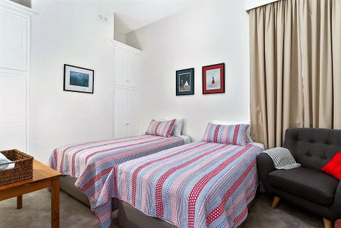 WEST NEST | Classic 3BR Hobart Terrace BEST Location, View, Close To City - Northern Rivers Accommodation 12