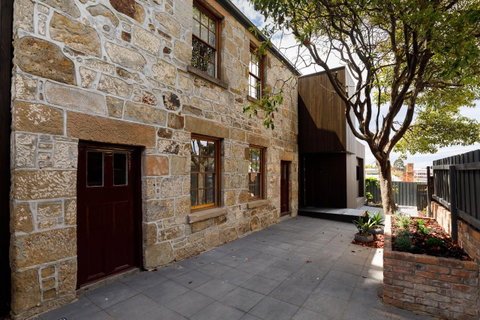 Blue Magnolia - Northern Rivers Accommodation 2