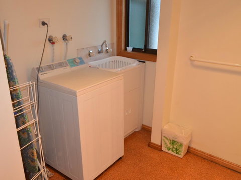 Coles Bay Waterfronter 2 - Northern Rivers Accommodation 8