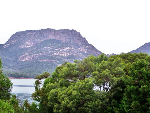 Coles Bay Waterfronter 2 - Northern Rivers Accommodation 2