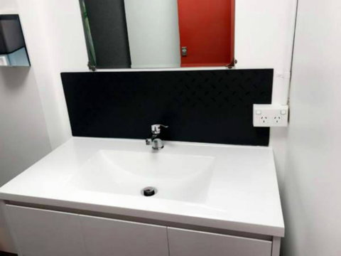 Hobart's Accommodation & Hostel - Northern Rivers Accommodation 24