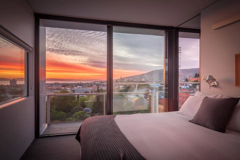 Avalon City Retreat - Northern Rivers Accommodation 9