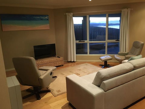 Villa 2 Bay Of Fires - Northern Rivers Accommodation 3