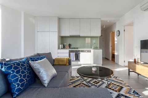 2Bedroom Apartment With Views In Docklands Next To CBD & Marvel Stadium - Northern Rivers Accommodation 8