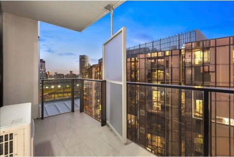 2Bedroom Apartment With Views In Docklands Next To CBD & Marvel Stadium - Northern Rivers Accommodation 14