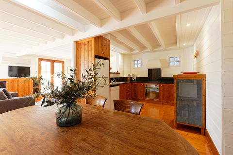 54 On Bank - Northern Rivers Accommodation 8