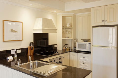 54 On Bank - Northern Rivers Accommodation 27