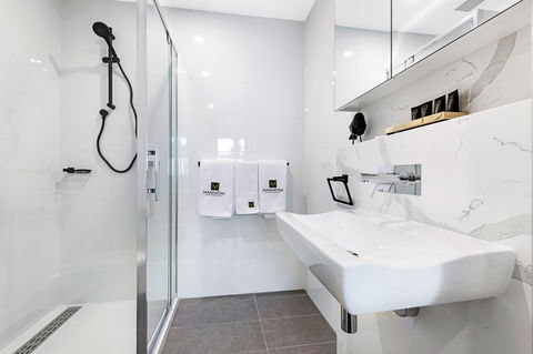 Manhattan Apartments - Caulfield North - Northern Rivers Accommodation 13