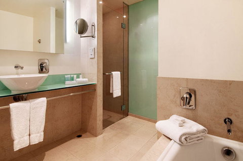 PARKROYAL Melbourne Airport - Northern Rivers Accommodation 42