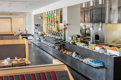 PARKROYAL Melbourne Airport - Northern Rivers Accommodation 7