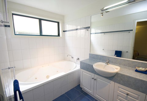 Anchorage Motel & Villas Lorne - Northern Rivers Accommodation 12