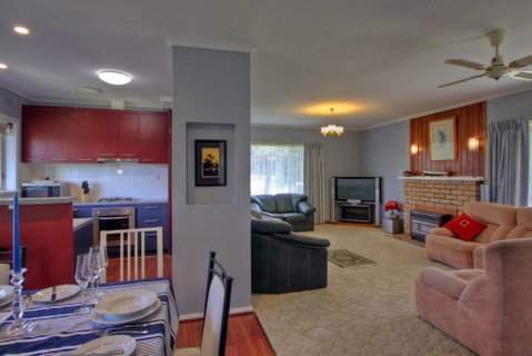 Jacaranda House - Northern Rivers Accommodation 2