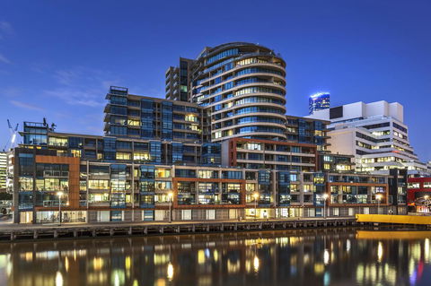 Waterfront Melbourne Apartments - Northern Rivers Accommodation 0