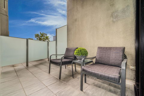Waterfront Melbourne Apartments - Northern Rivers Accommodation 30