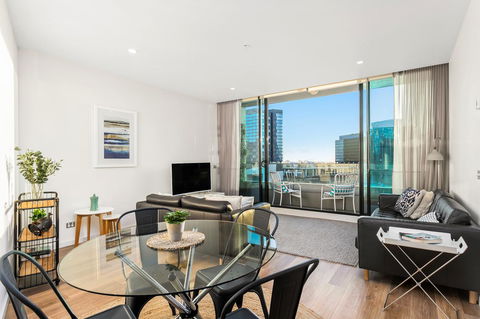 Waterfront Melbourne Apartments - Northern Rivers Accommodation 11
