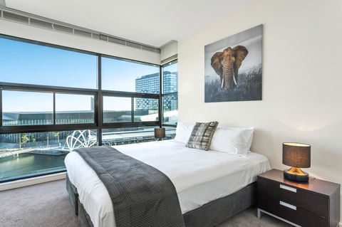Waterfront Melbourne Apartments - Northern Rivers Accommodation 7