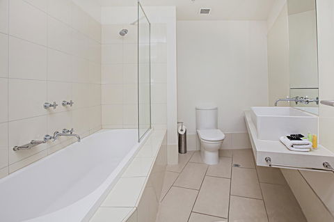 Waterfront Melbourne Apartments - Northern Rivers Accommodation 29