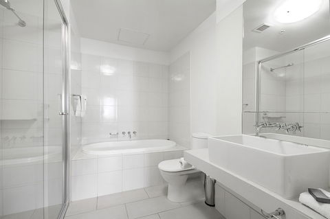 Waterfront Melbourne Apartments - Northern Rivers Accommodation 5