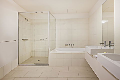 Waterfront Melbourne Apartments - Northern Rivers Accommodation 34