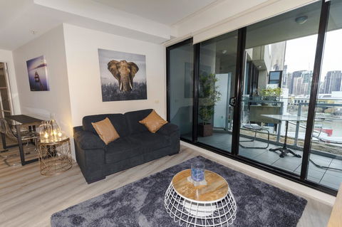 Waterfront Melbourne Apartments - Northern Rivers Accommodation 42