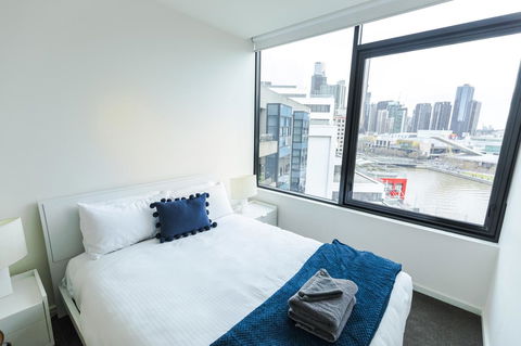 Waterfront Melbourne Apartments - Northern Rivers Accommodation 28