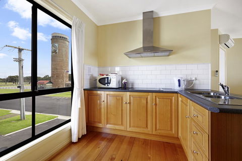 Clifftop Apartments Portland Vic - Northern Rivers Accommodation 10